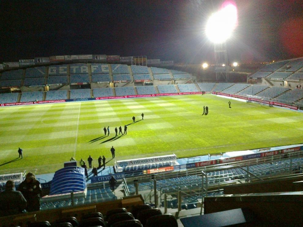 Coliseum Alfonso Pérez, en penumbra, a las 19.50, a la llegada del Real Zaragoza