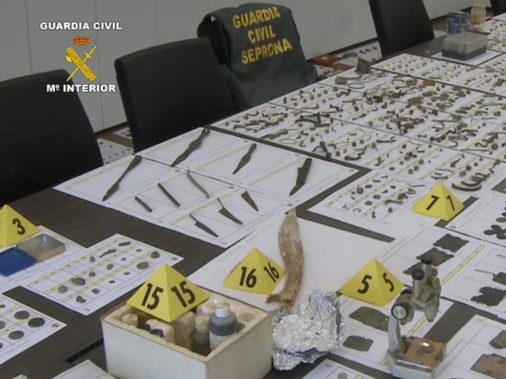 Algunas de la piezas arqueológicas recuperadas por la Guardia Civil