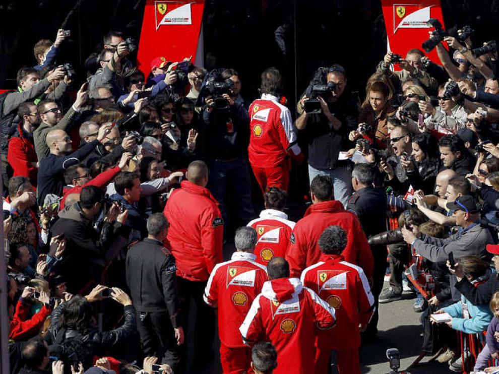 Alonso, aclamado por los aficionados