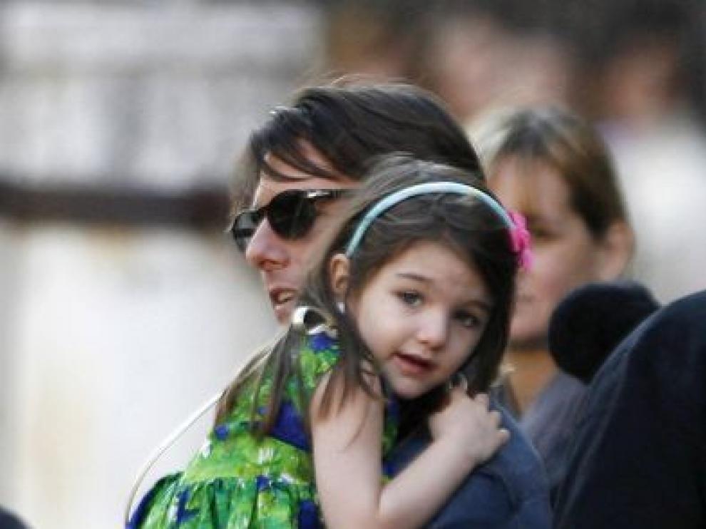 Suri con su padre Tom Cruise, foto de archivo