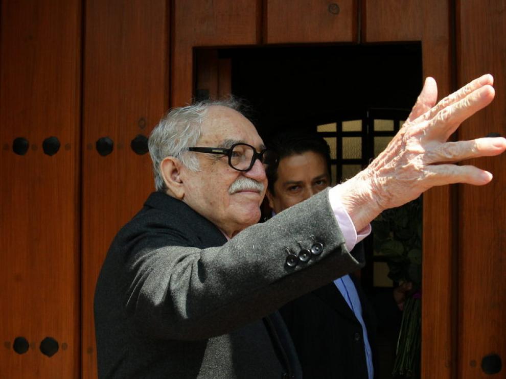 Gabriel García Márquez salió a saludar a los periodistas
