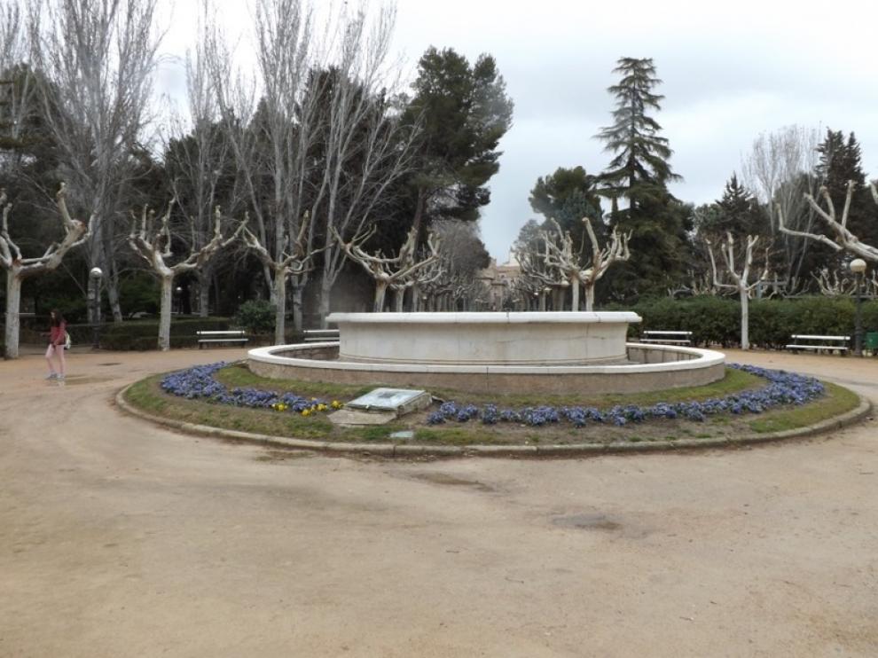 La fuente, ahora en desuso