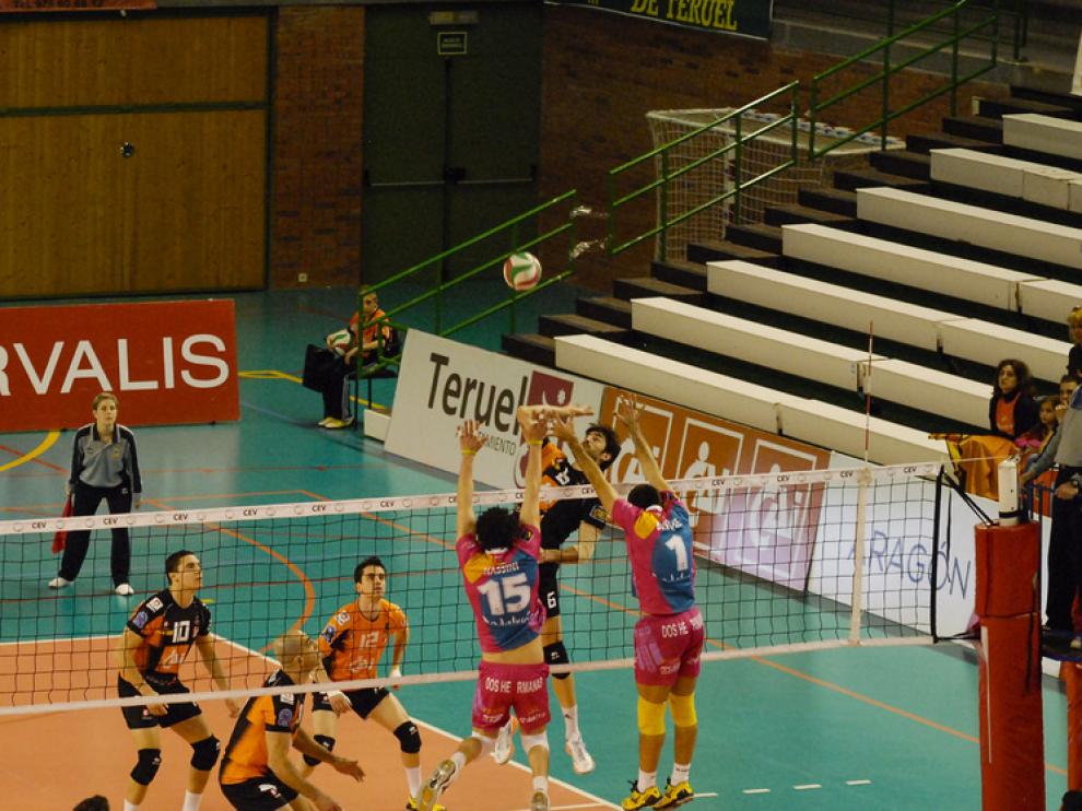 Los turolenses se impusieron por 3-0 al Cajasol Juvasa en un partido más complicado disputado, pese a la contundencia del marcador