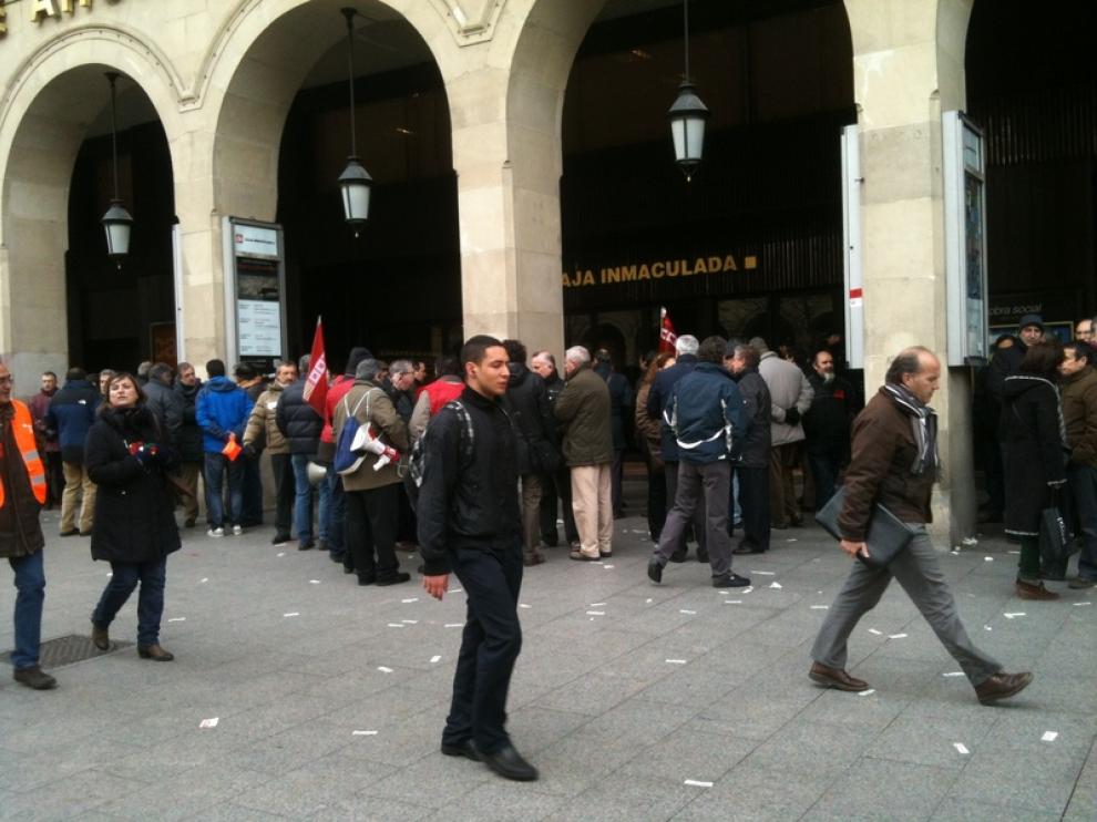 Protestas esta mañana frente a la sucursal de Independencia