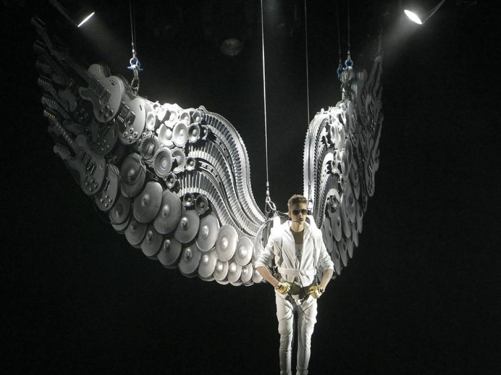 Bieber, durante su irrupción en el escenario