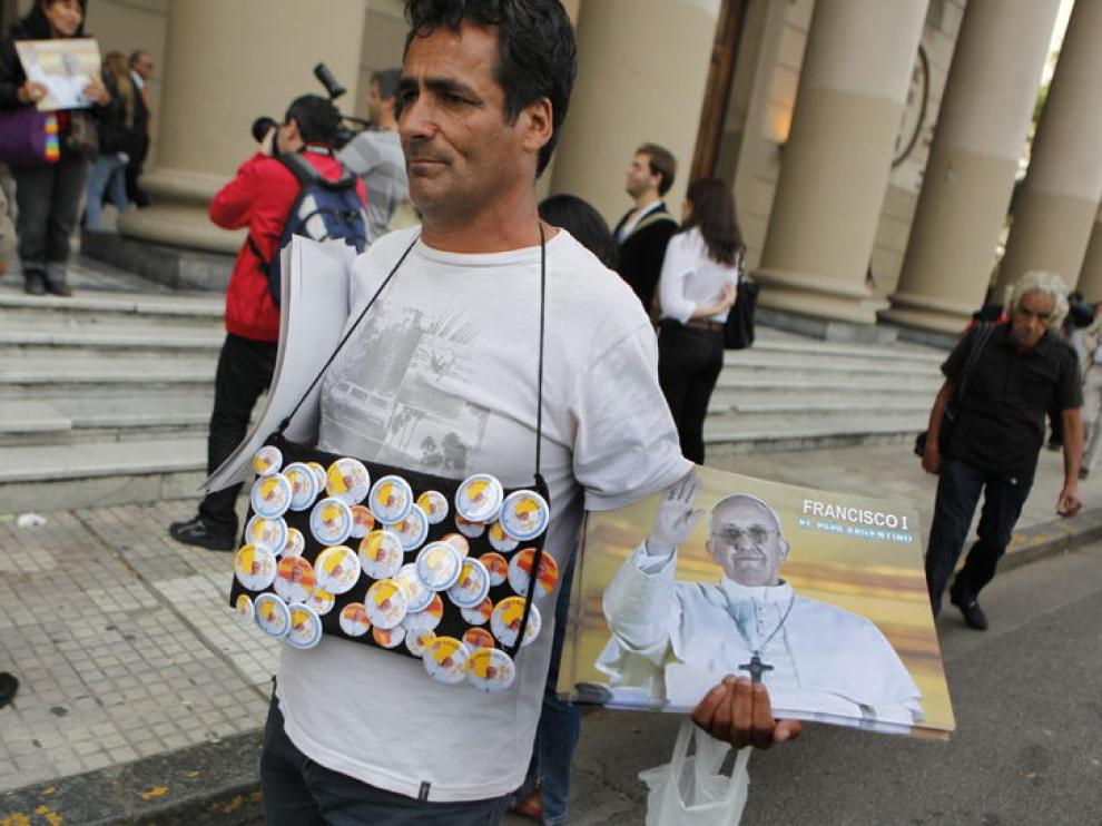 Un vendedor callejero en las calles de Buenos Aires.