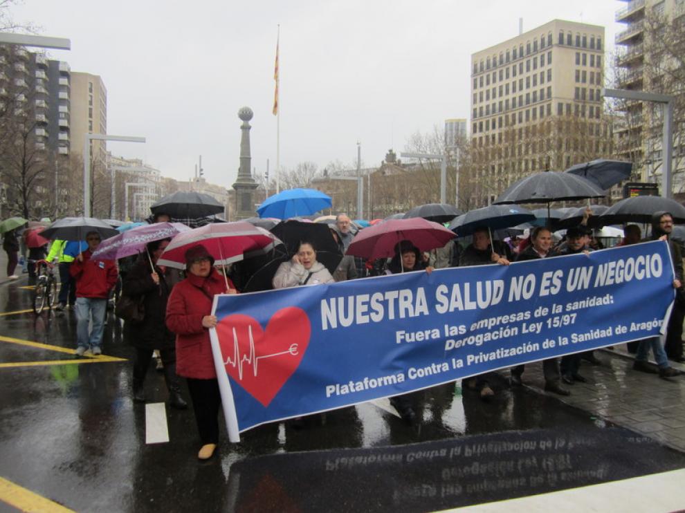 La protesta ha sido convocada por la plataforma en defensa de la sanidad pública