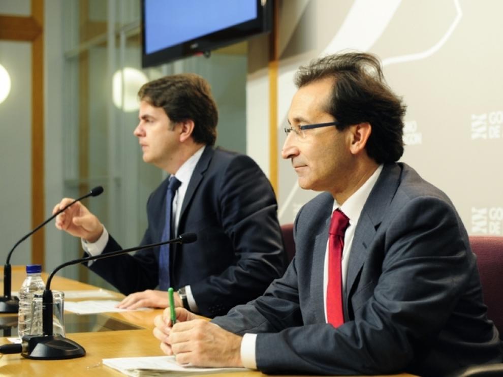Los consejeros Roberto Bermúdez de Castro y José Luis Saz