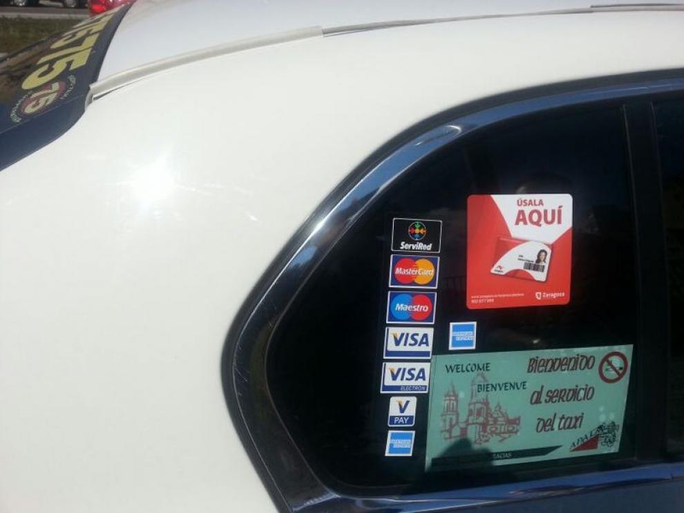 Un taxi de Zaragoza que permite pagar con tarjeta ciudadana