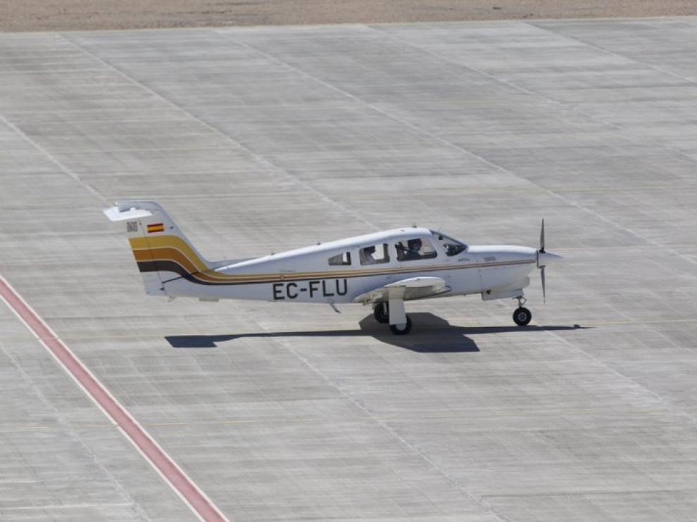 Primer aterrizaje en el aeropuerto de Teruel
