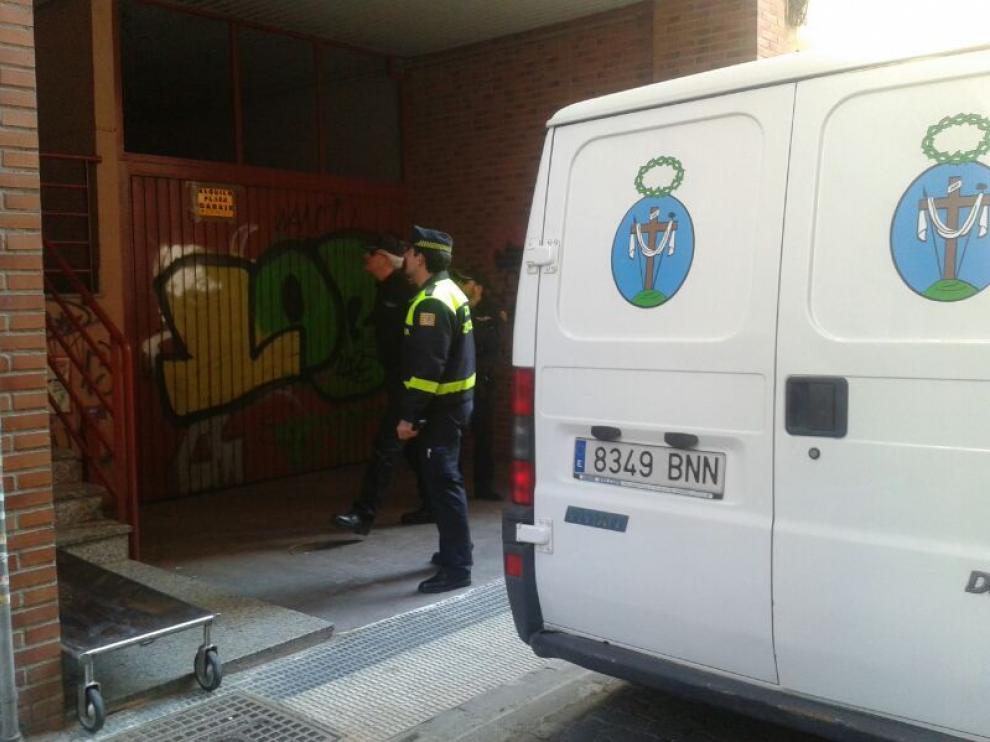 El fallecido ha sido trasladado al Instituto de Medicina Legal para la realización de la autopsia.