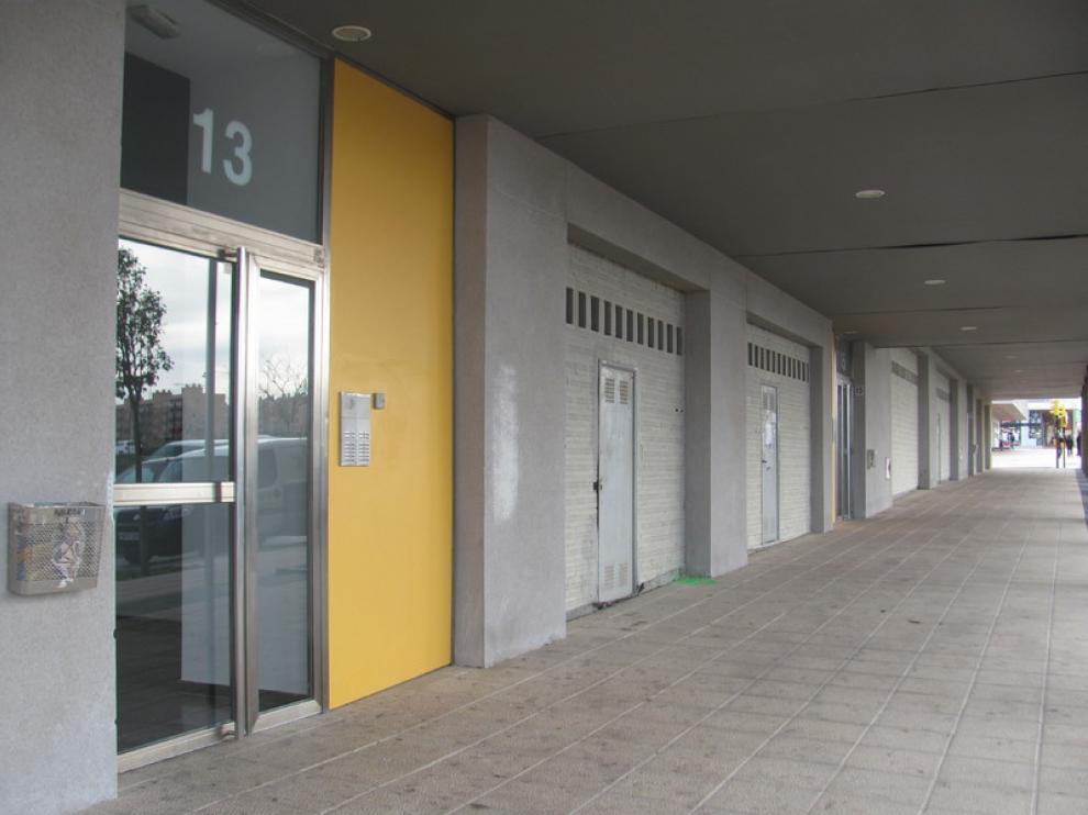Posible local para la biblioteca de Valdespartera, en la calle de Ciudadano Kane