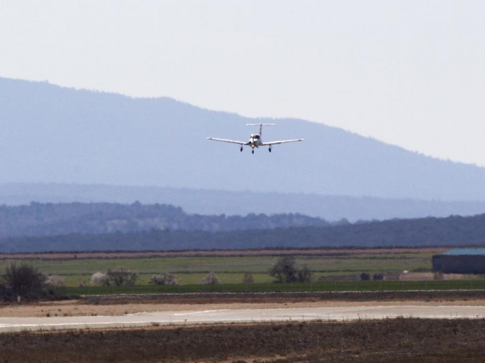 La avioneta, momentos antes de aterrizar