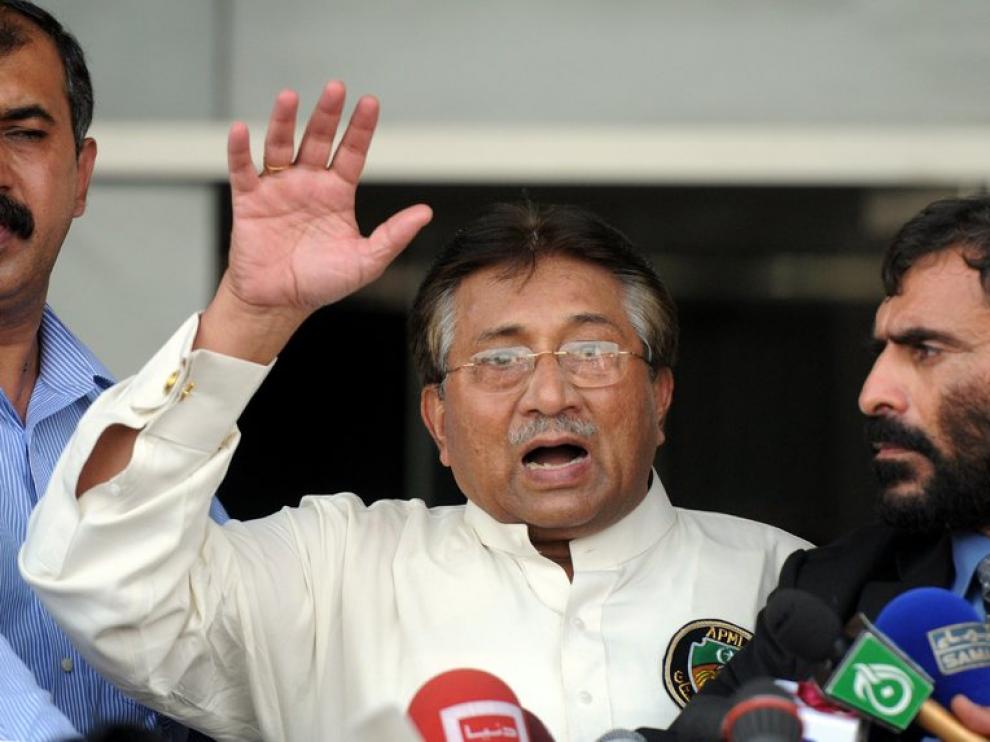 Musharraf, a su llegada a Karachi