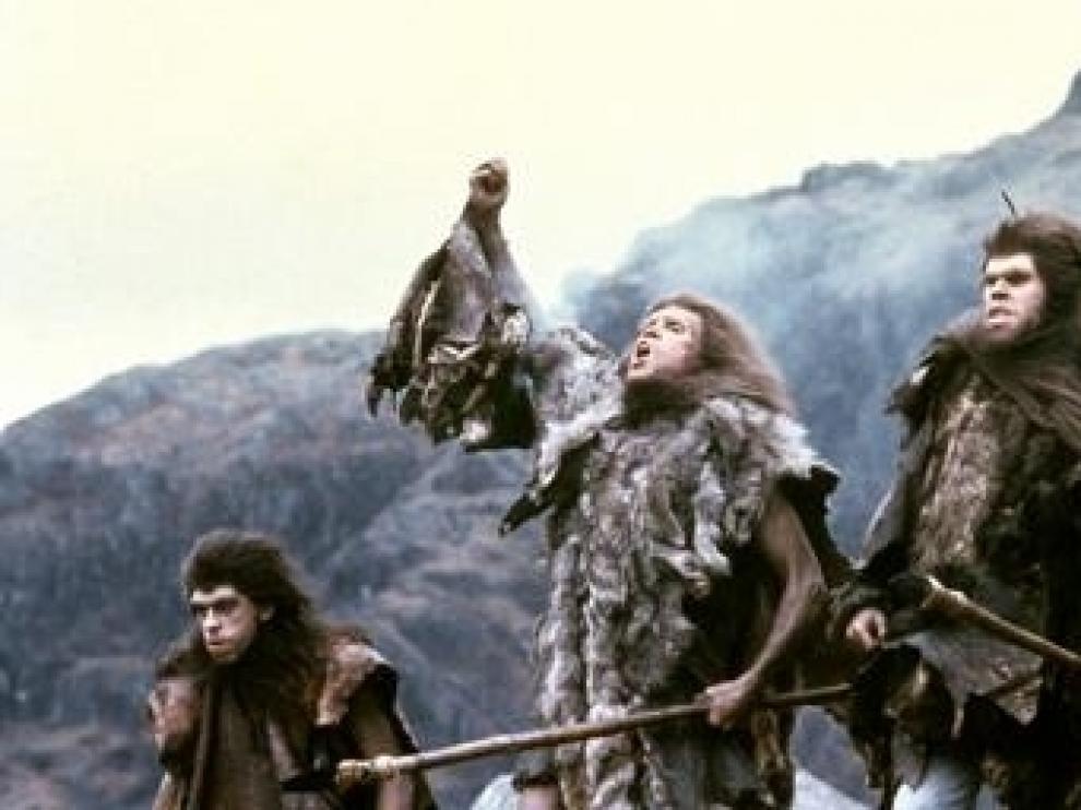 Fotograma de la película 'En busca del fuego'