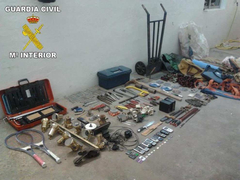 Imagen de los efectos intervenidos a los tres detenidos