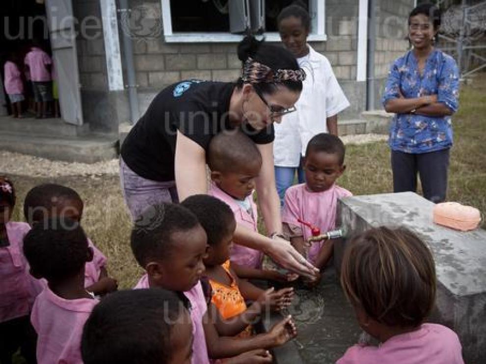 Katy Perry en Madagascar con Unicef