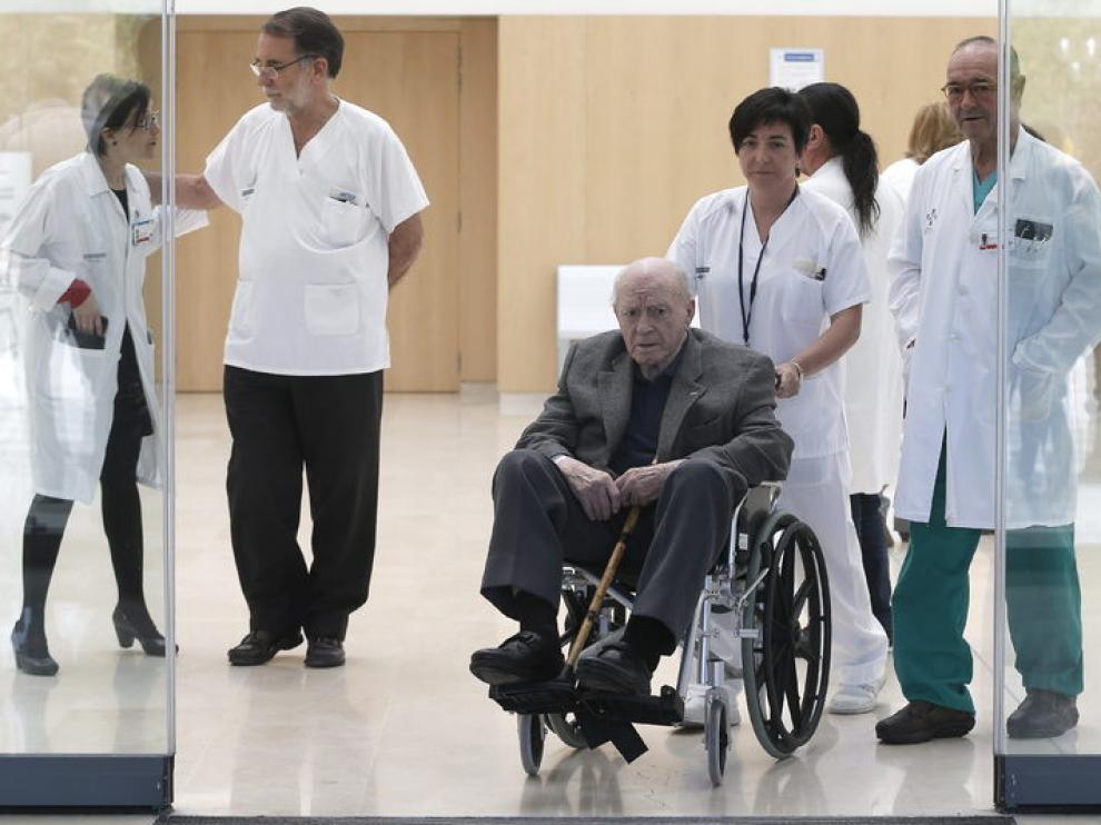 Alfredo Di Stefano abandona el Hospital La Fe de Valencia