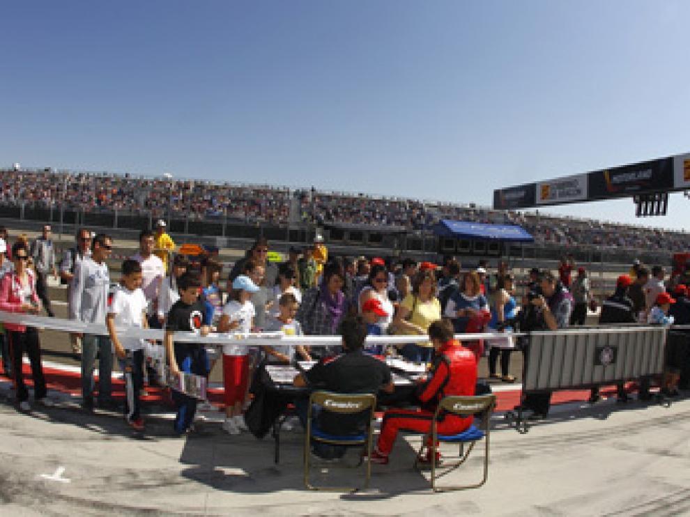 La sesión empieza en Motorland Aragón.