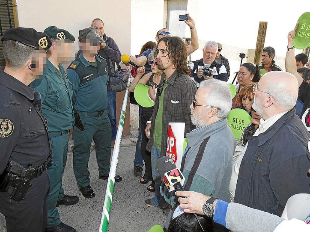 Imagen del escrache a Santiago Lanzuela en Cella