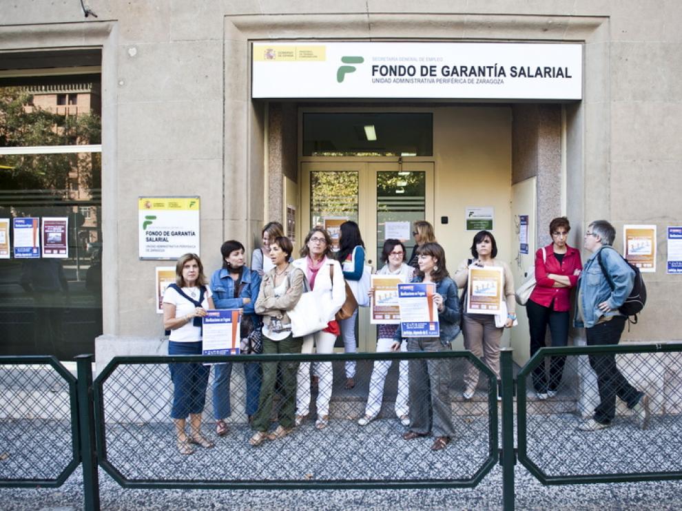 Protesta de los trabajadores del Fogasa en Zaragoza en 2011 por la falta de personal