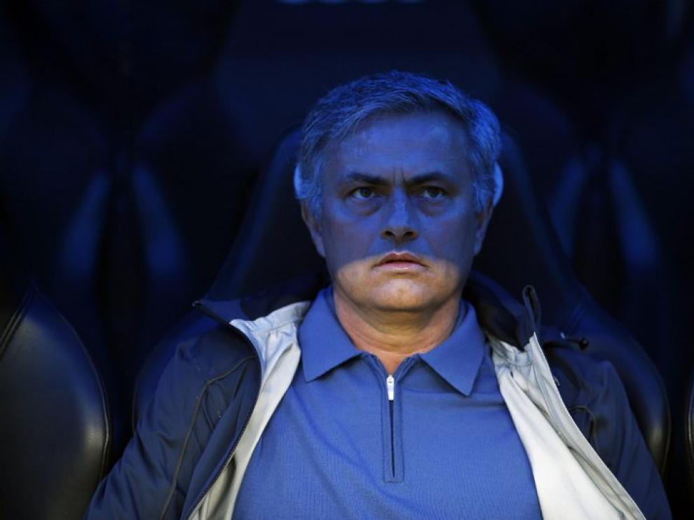 Mourinho, el sábado, en el banquillo del Bernabéu