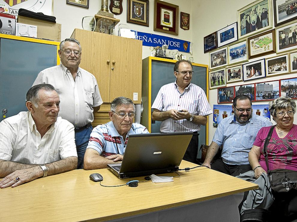 La Peña San José se reunió el lunes para anular su intención de ir el viernes a Valencia
