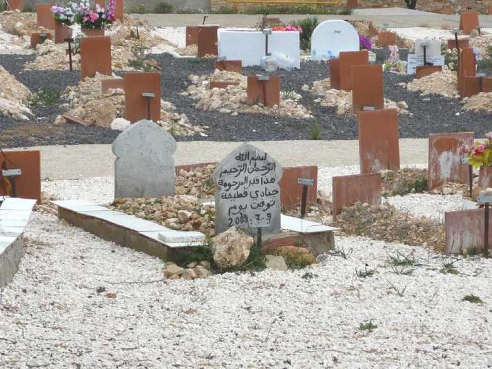 Tumbas musulmanas en el cementerio de Torrero