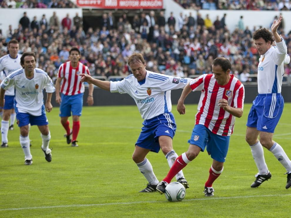 Alberto Belsué en un partido benéfico de Aspanoa en 2011