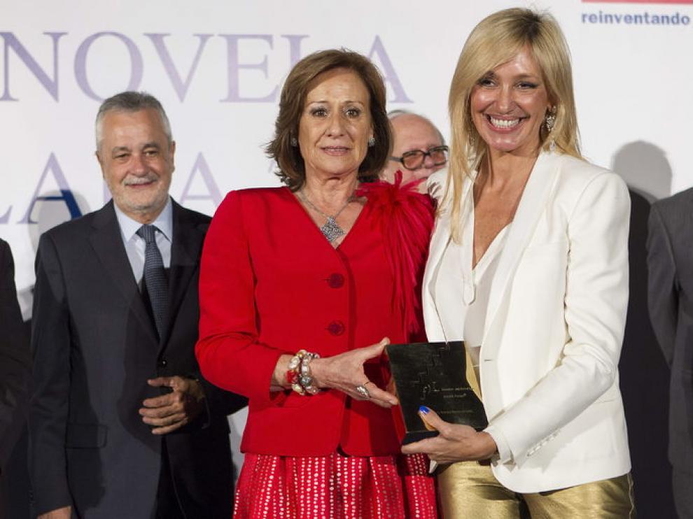 La periodista Marta Robles recoge el premio Fernando Lara de novela