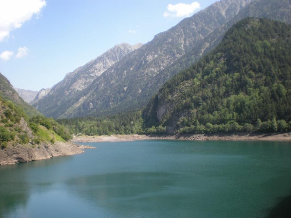 Embalse de Paso Nuevo en el valle de Benasque