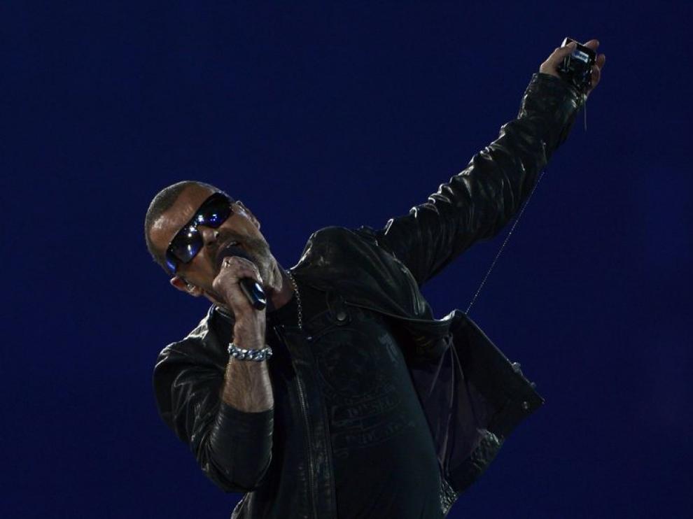 George Michael durante un concierto