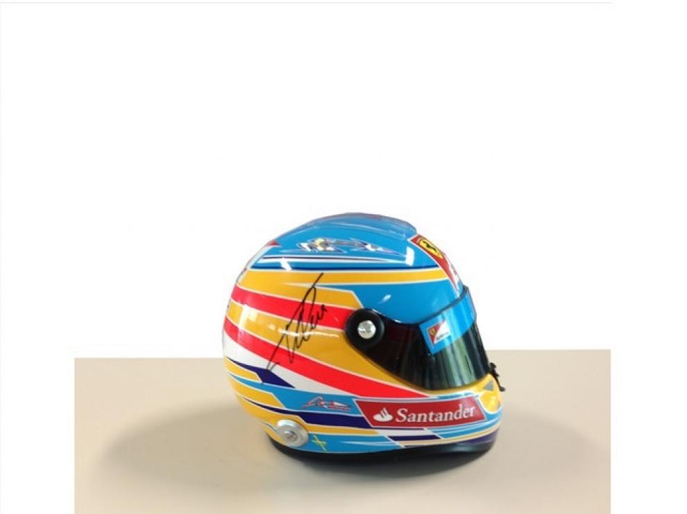 Réplica del casco de Fernando Alonso que se subastará en el Día Mundial de Internet