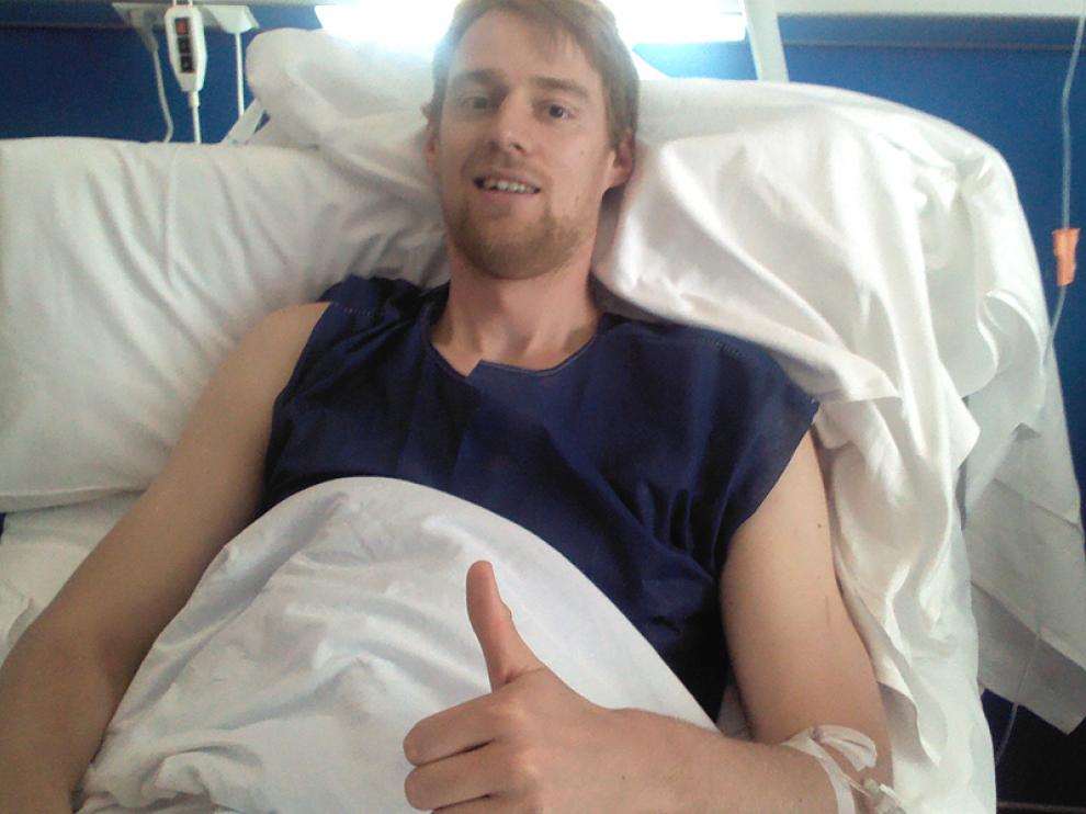 Norel, tras ser operado en el Hospital Quirón de Vitoria