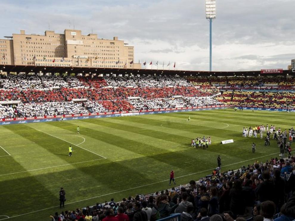 La afición ha vuelto a llenar La Romareda para apoyar al Real Zaragoza