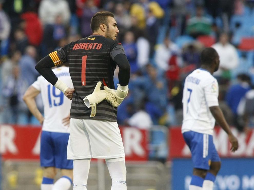 El portero del R.Zaragoza Roberto plasma la desolación tras la derrota