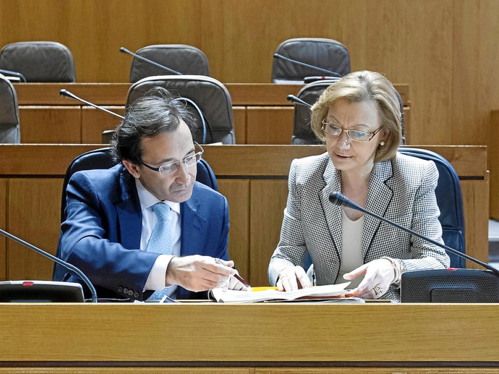 José Luis Sanz y Luisa Fernanda Rudi, en las Cortes