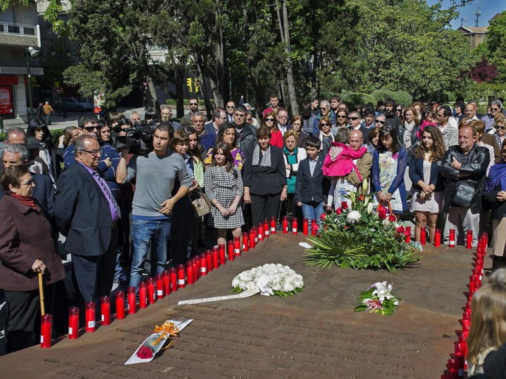 Las familias del Yak rinden homenaje a los fallecidos reclamando justicia