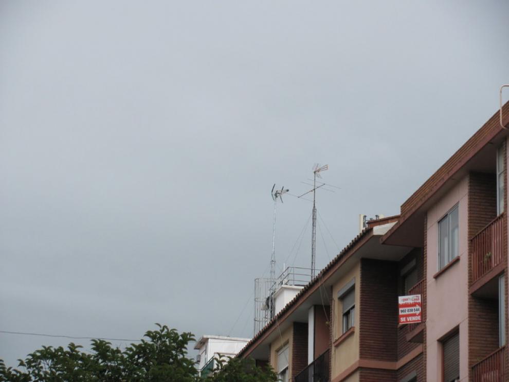 Antenas en la calle de Silvestre Pérez