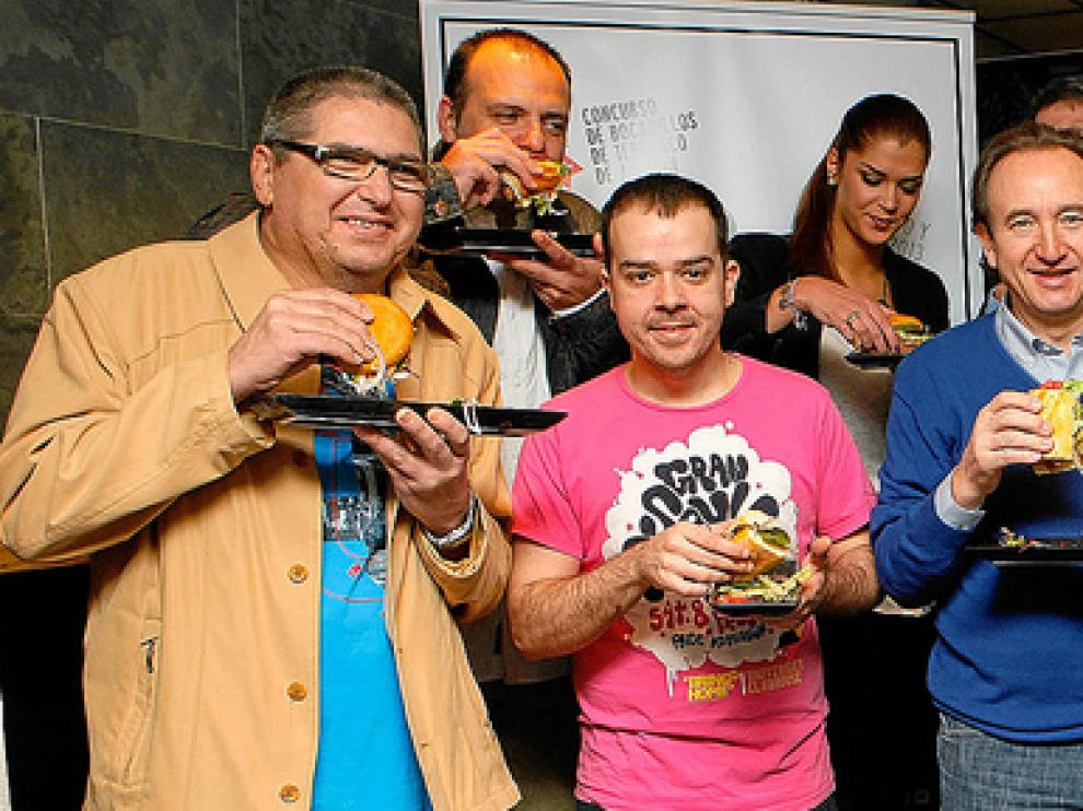 Los invitados a la presentación del Concurso de Bocadillos de Ternasco, en el Uasabi