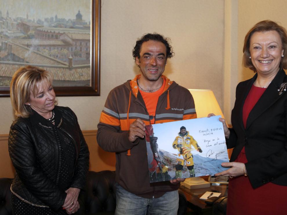 Rudi y Serrat, junto al alpinista Carlos Pauner