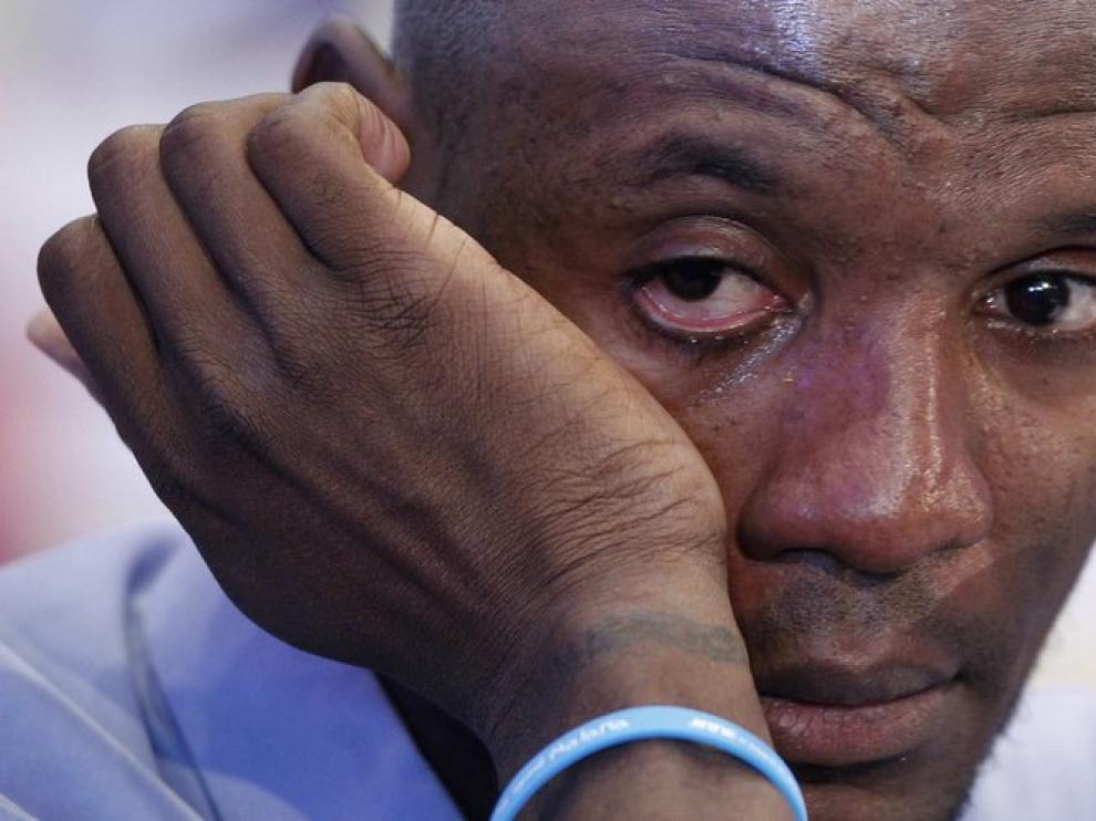 Abidal, visiblemente emocionado durante su despedida del Barça
