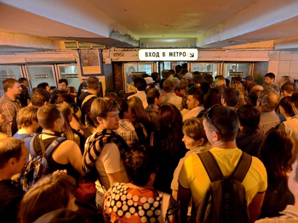 Miles de personas fueron evacuadas de las instalaciones del metro