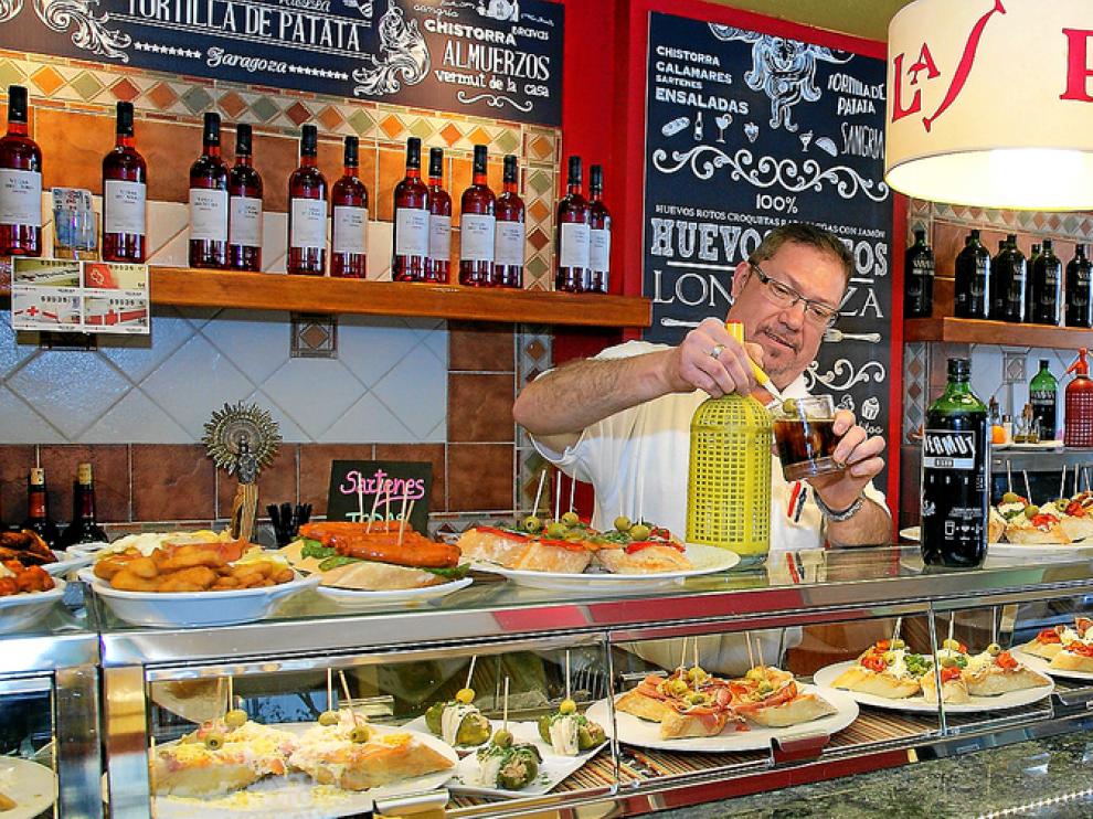 La barra de Las Palomas está muy bien surtida de tapas