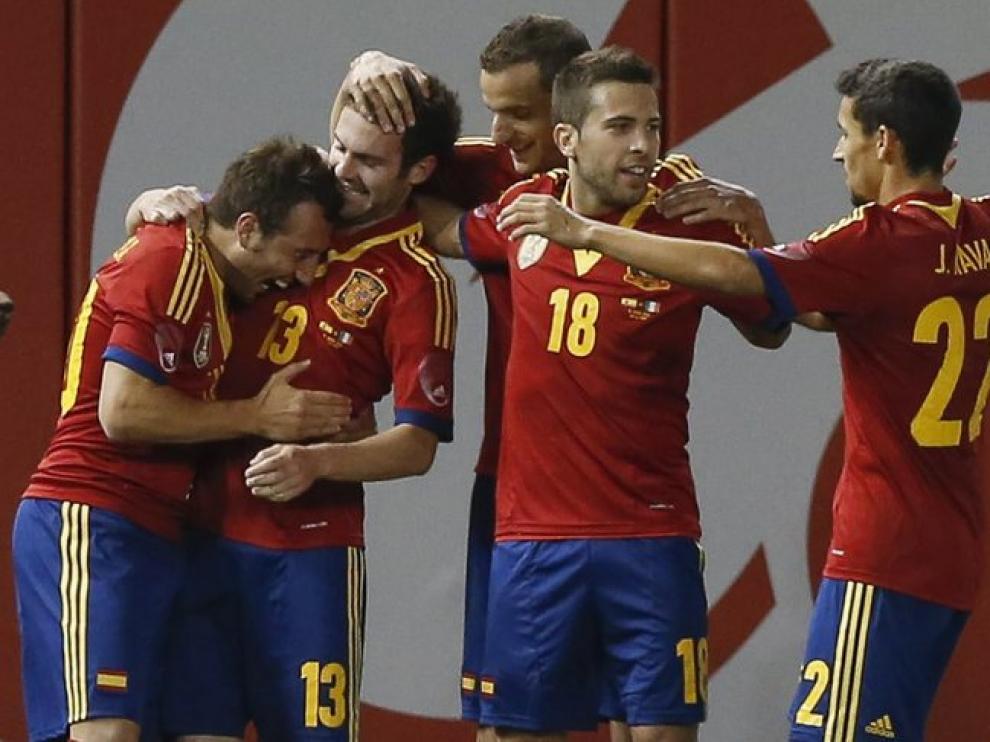 Jugadores de la Selección celebran uno de los goles
