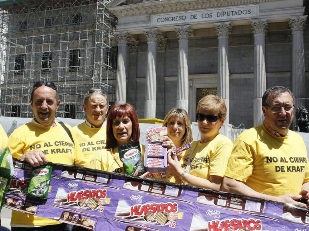 Trabajadores de Kraft ante el Congreso de los Diputados