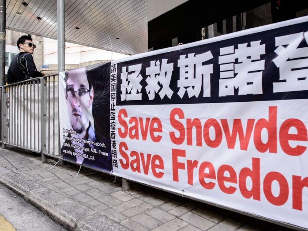 Cartel de apoyo a Snowden en Hong Kong