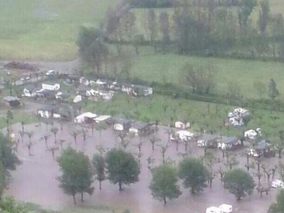 El camping de Castejón de Sos, inundado