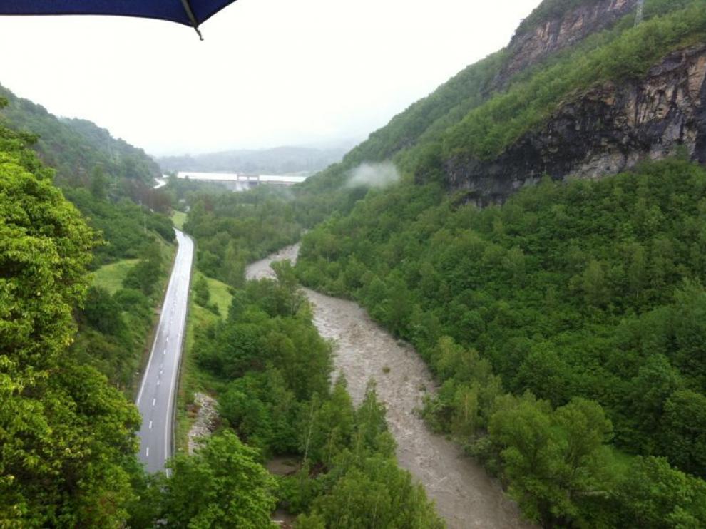 El río Ésera a su paso por Benasque