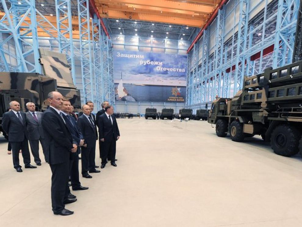 Putin, durante una visita a la planta de defensa Obukhovsky Zavod